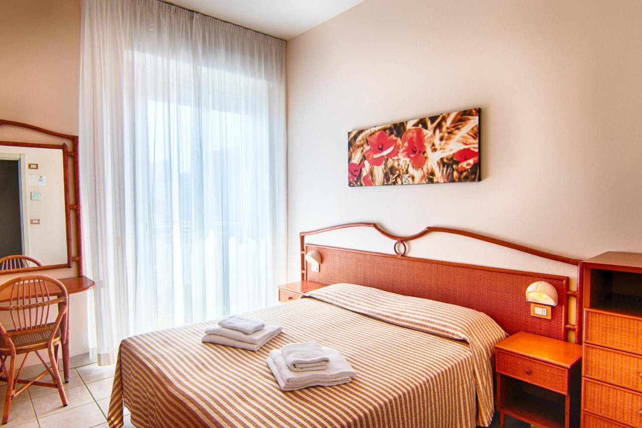בלריה-איגאה מרינה Hotel Gorini מראה חיצוני תמונה